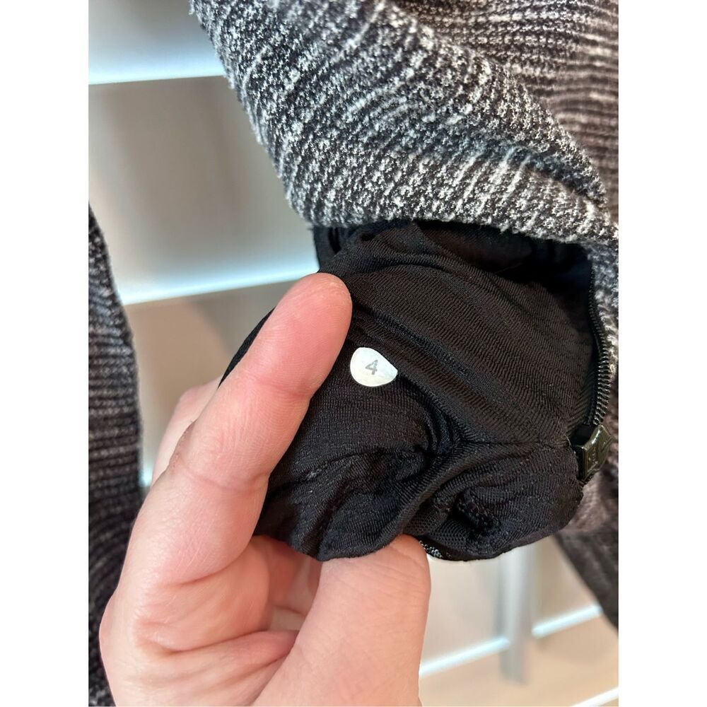 Lululemon Think Fast Pullover Size 4 - Picture 9 of 10